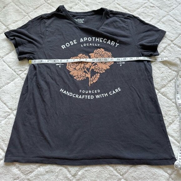 Schitt's Creek | Rose Apothecary Short Sleeve Graphic T-Shirt | Size Extra Large - Picture 7 of 8